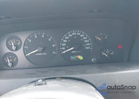 2004 Jeep Grand Cherokee Laredo z USA, uszkodzony, nr VIN 1J4GW48N94C331517